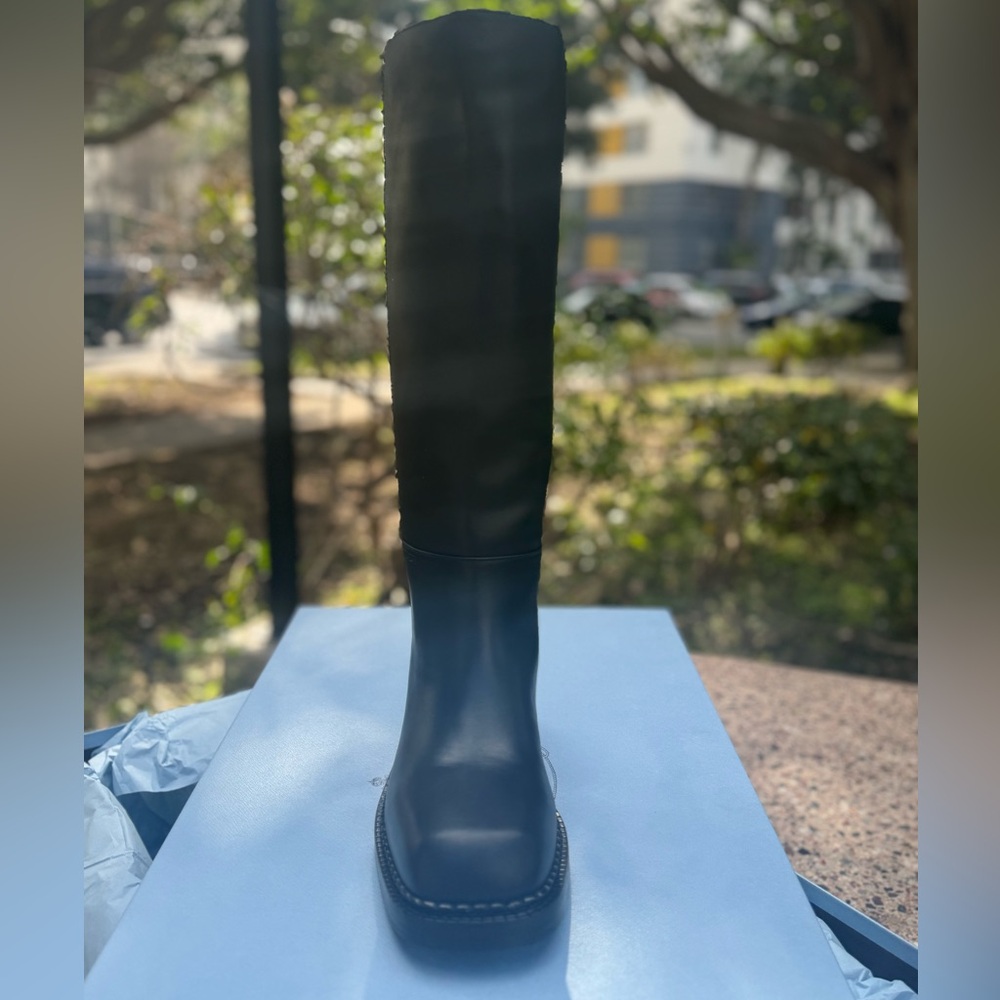 Prada boots - Picture 5 of 8